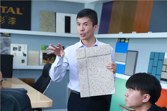 歡迎廣東涂協(xié)、經(jīng)銷商分會(huì)經(jīng)銷商代表蒞臨數(shù)碼彩指導(dǎo)