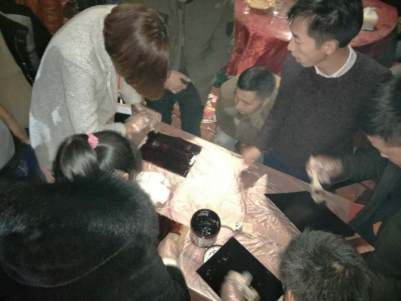 傳承工匠精神，數(shù)碼彩安徽阜南站工藝交流培訓進行中