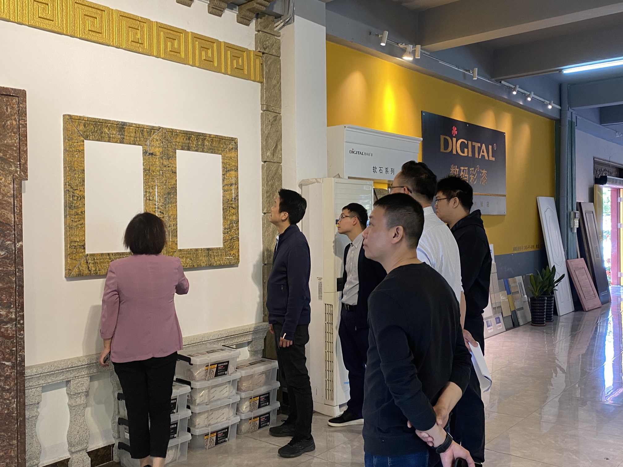 數(shù)碼彩要聞|杏壇鎮(zhèn)鎮(zhèn)長(zhǎng)到數(shù)碼彩企業(yè)走訪(fǎng)。